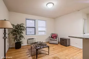 1504 N Dearborn Pkwy, Chicago, IL 60610 - Photo 4