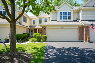 30W023 Laurel Ct, Warrenville, IL 60555 - Photo 2