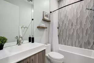 1506 W Superior St, Chicago, IL 60642 - Photo 20