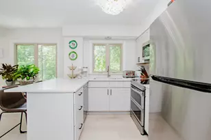 2420 W Talcott Rd, Park Ridge, IL 60068 - Photo 6
