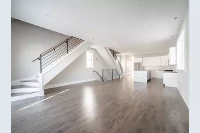 556 W 18th Street, Chicago, IL 60616 - Photo 8