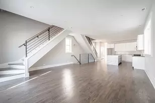 556 W 18th St, Chicago, IL 60616 - Photo 8