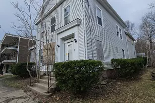 212 S Tryon St, Woodstock, IL 60098 - Photo 2
