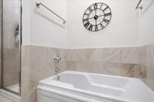 2627 N Sheffield Ave, Chicago, IL 60614 - Photo 16