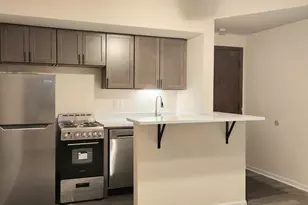 1504 N Dearborn Pkwy, Chicago, IL 60610 - Photo 2