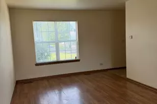 1260 Trinity Dr, Carol Stream, IL 60188 - Photo 2