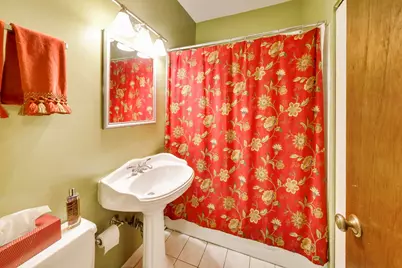 923 W Irving Park Road #2E, Chicago, IL 60613 - Photo 18