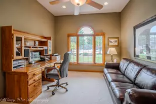 4N843 W Woods Dr, Saint Charles, IL 60175 - Photo 8
