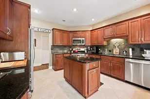 298 Quinlan Ave, Dekalb, IL 60115 - Photo 16