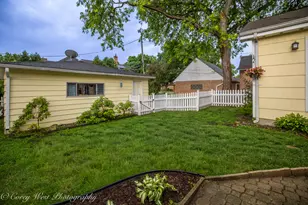398 W St Charles Rd, Elmhurst, IL 60126 - Photo 34