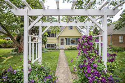 398 W Saint Charles Road, Elmhurst, IL 60126 - Photo 2