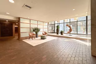 5445 N Sheridan Rd, Chicago, IL 60640 - Photo 10