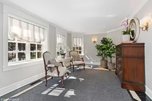 38 E Elm St, Chicago, IL 60611 - Photo 2