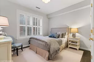 38 E Elm St, Chicago, IL 60611 - Photo 32