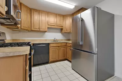 117 Cotuit Court #117, Schaumburg, IL 60193 - Photo 2