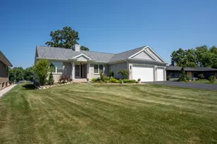 9508 Shore Dr, Machesney Park, IL 61115 - Photo 2