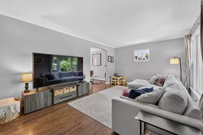 221 N Chester Avenue, Park Ridge, IL 60068 - Photo 4