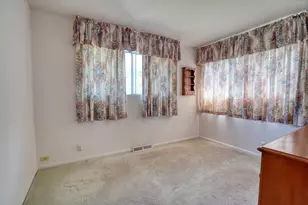 31 Circle Dr W, Montgomery, IL 60538 - Photo 6