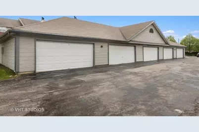 12 Sterling Circle #201, Wheaton, IL 60189 - Photo 2
