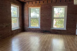 29 W New York St, Aurora, IL 60506 - Photo 8