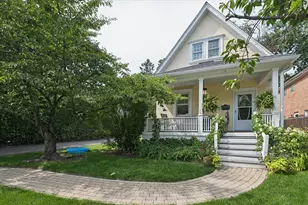 692 Cherry Ave, Lake Forest, IL 60045 - Photo 1