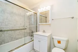 1450 Sandpebble Dr, Wheeling, IL 60090 - Photo 10