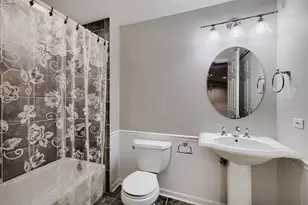 376 Amy Ct, Glen Ellyn, IL 60137 - Photo 34
