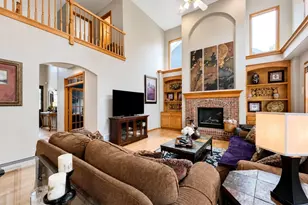 376 Amy Ct, Glen Ellyn, IL 60137 - Photo 10