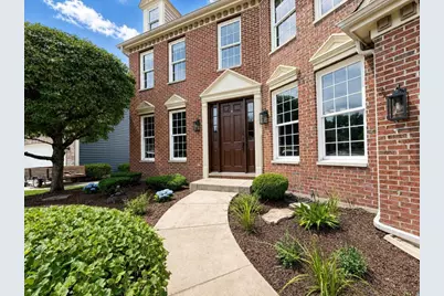 376 Amy Court, Glen Ellyn, IL 60137 - Photo 2