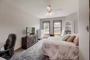 376 Amy Ct, Glen Ellyn, IL 60137 - Photo 16