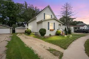 902 N 12th St, Dekalb, IL 60115 - Photo 28