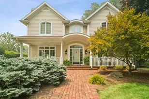 1600 N Vail Ave, Arlington Heights, IL 60004 - Photo 1