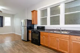 915 W 32nd St, Chicago, IL 60608 - Photo 4