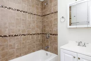 915 W 32nd St, Chicago, IL 60608 - Photo 10