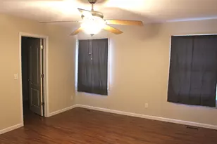 1402 W Masters Ln, Decatur, IL 62521 - Photo 6