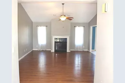 1402 W Masters Lane, Decatur, IL 62521 - Photo 2