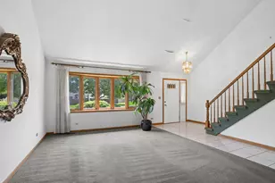 1280 N Aspen Way, Addison, IL 60101 - Photo 2