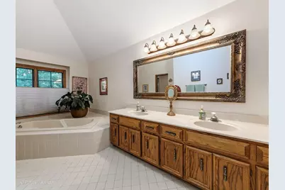 1381 Champion Forest Court, Wheaton, IL 60187 - Photo 16