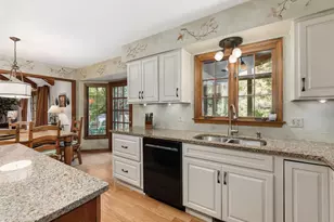 1381 Champion Forest Ct, Wheaton, IL 60187 - Photo 2