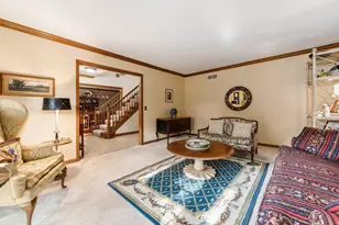 1381 Champion Forest Ct, Wheaton, IL 60187 - Photo 8