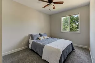 2401 Brunswick Cir, Woodridge, IL 60517 - Photo 10