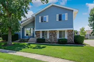 2401 Brunswick Cir, Woodridge, IL 60517 - Photo 2
