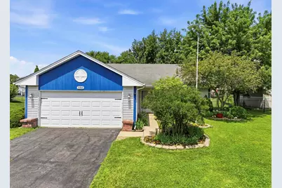 592 Bluff Street, Carol Stream, IL 60188 - Photo 1