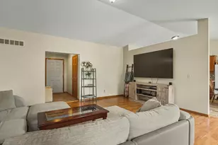 8460 Crooked Bend Rd, Machesney Park, IL 61115 - Photo 6