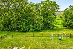 8460 Crooked Bend Rd, Machesney Park, IL 61115 - Photo 32