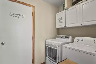 8460 Crooked Bend Rd, Machesney Park, IL 61115 - Photo 10