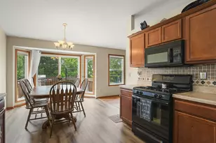 8460 Crooked Bend Rd, Machesney Park, IL 61115 - Photo 8