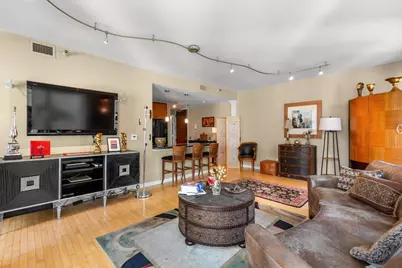 57 E Delaware Place #1104, Chicago, IL 60611 - Photo 4