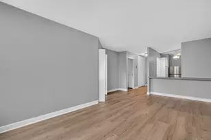 1560 N Sandburg Terrace, Chicago, IL 60610 - Photo 8