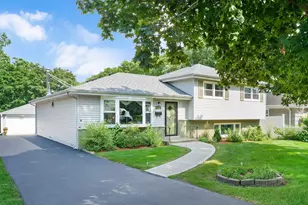 4733 S Pershing Ave, Downers Grove, IL 60515 - Photo 1